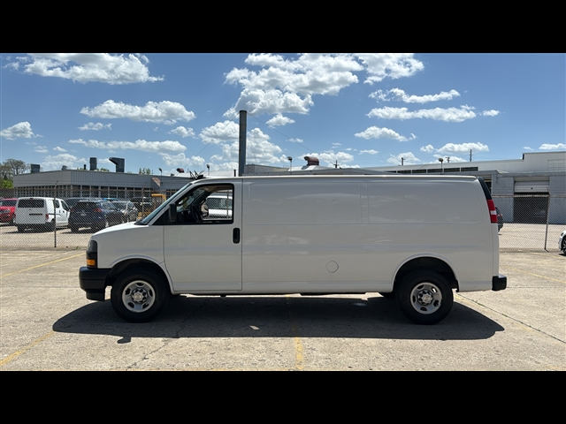2021 Chevrolet Express Cargo 2500 photo 2