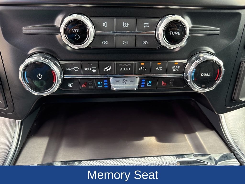 2024 Ford F-150 Platinum photo 17