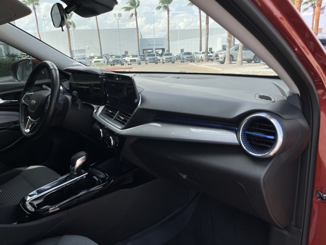 2024 Chevrolet Trax LT photo 20