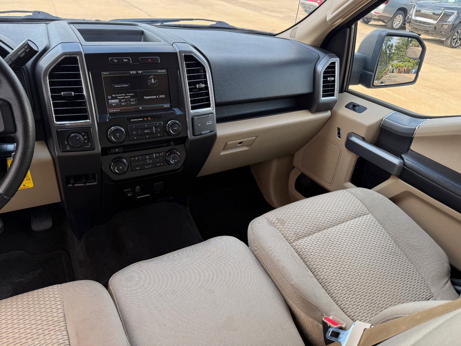 2015 Ford F-150 XLT photo 14