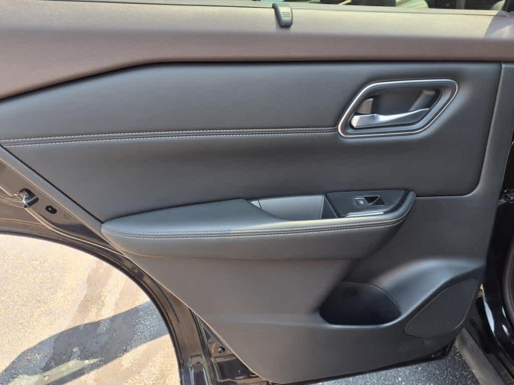 2021 Nissan Rogue SL photo 11