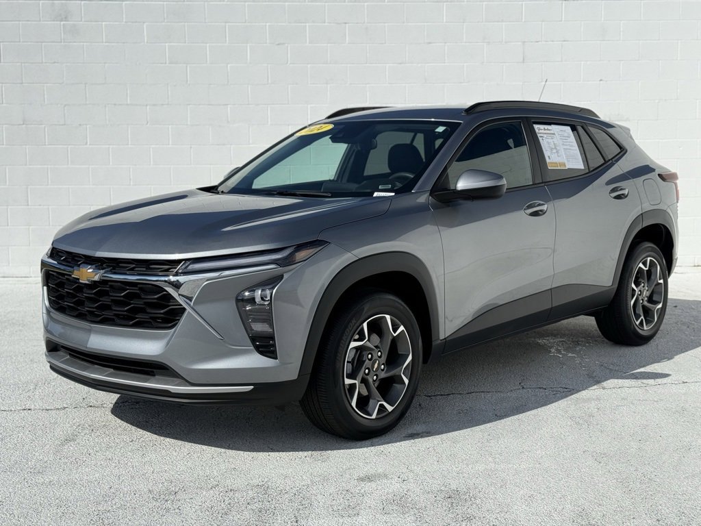 2024 Chevrolet Trax LT photo 4