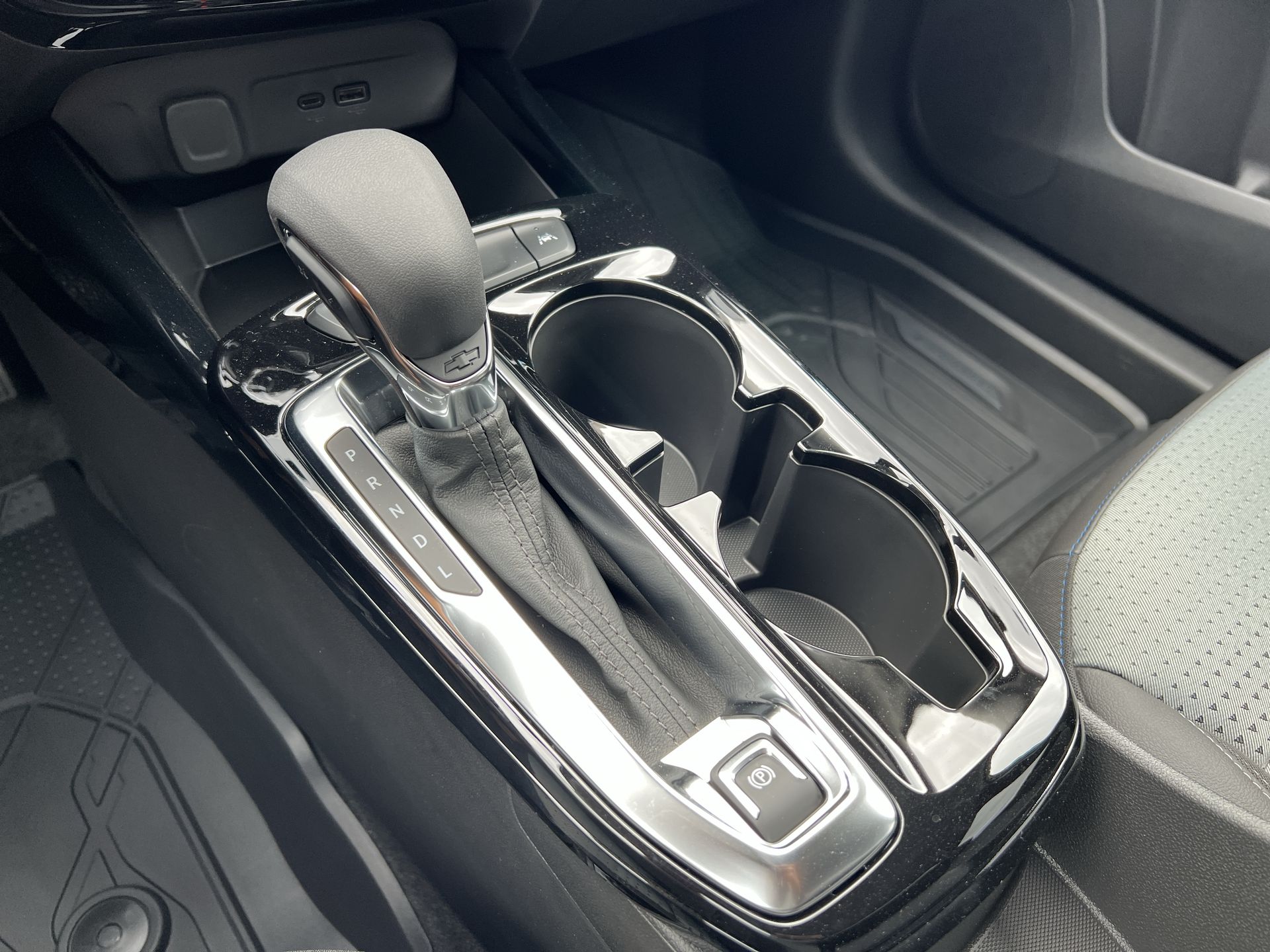 2025 Chevrolet Trax LT photo 17