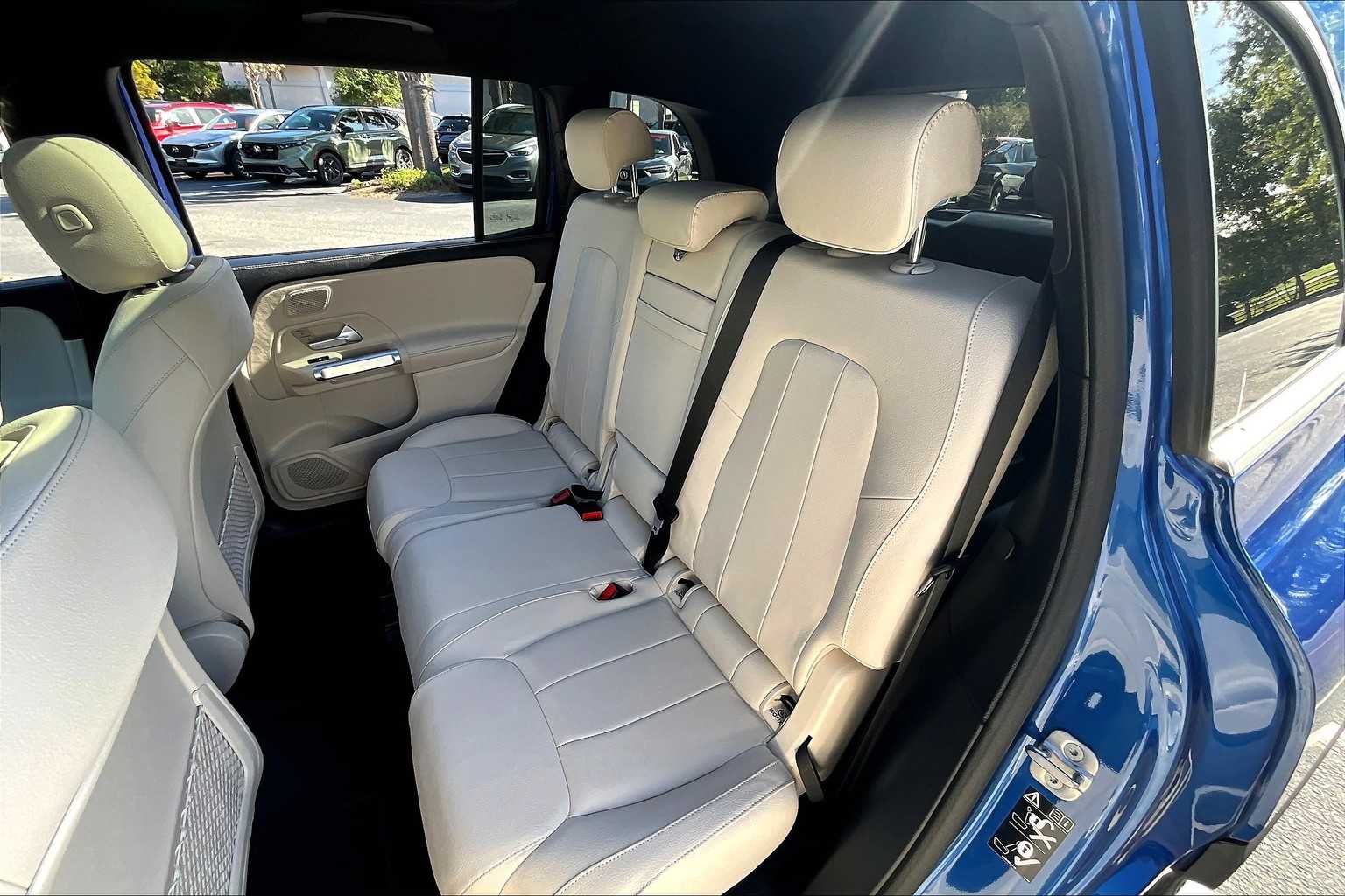 2025 Mercedes Benz GLB 250 photo 18