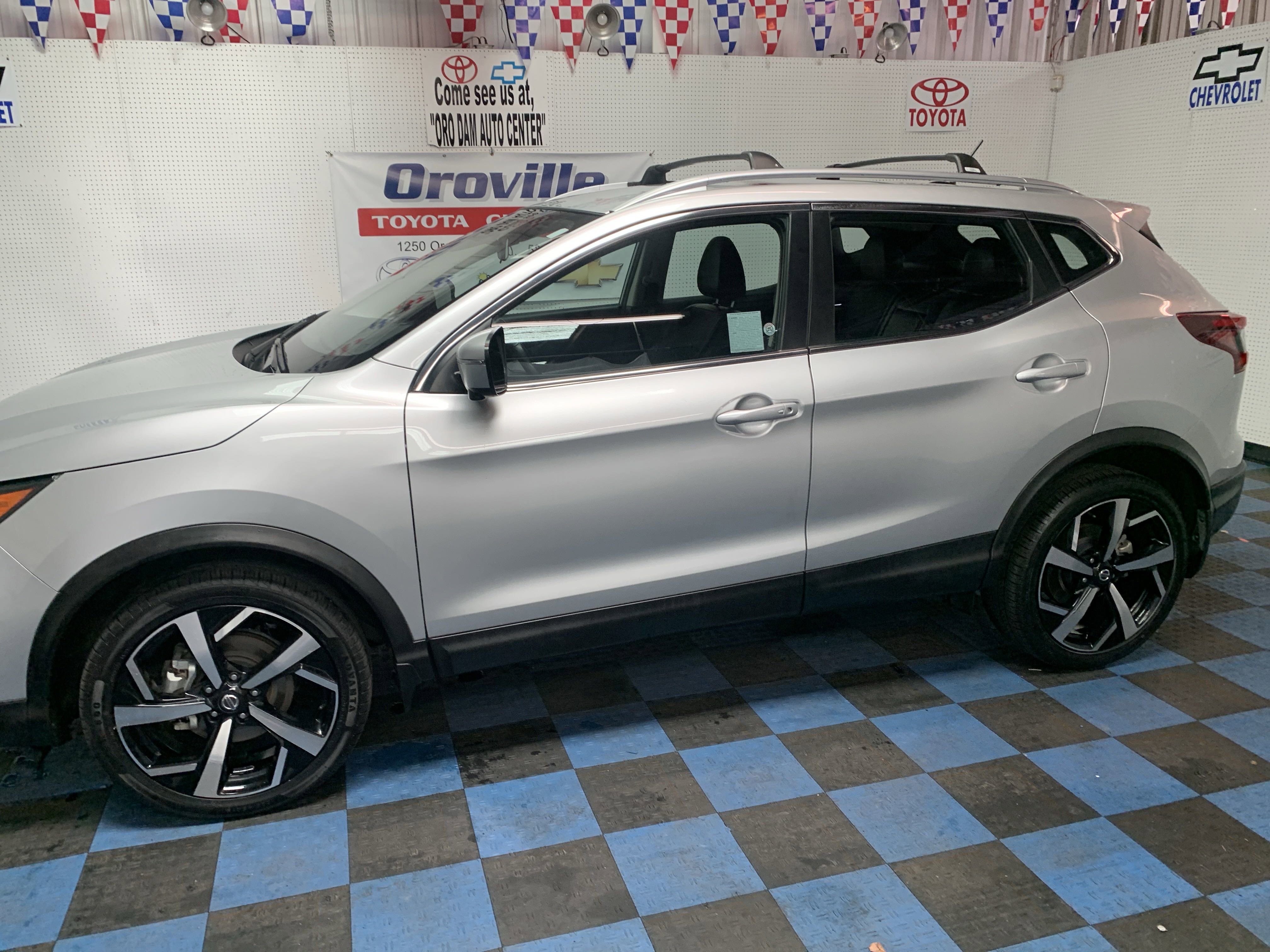 2022 Nissan Rogue Sport SL photo 2