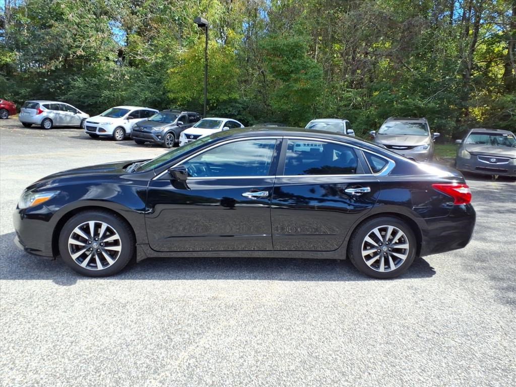 2017 Nissan Altima 2.5 SV photo 6