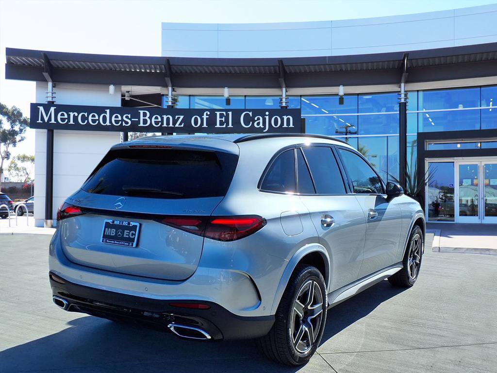 2026 Mercedes Benz GLC 300 4MATIC photo 3