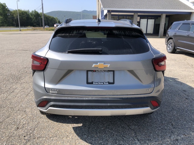 2024 Chevrolet Trax LT photo 4