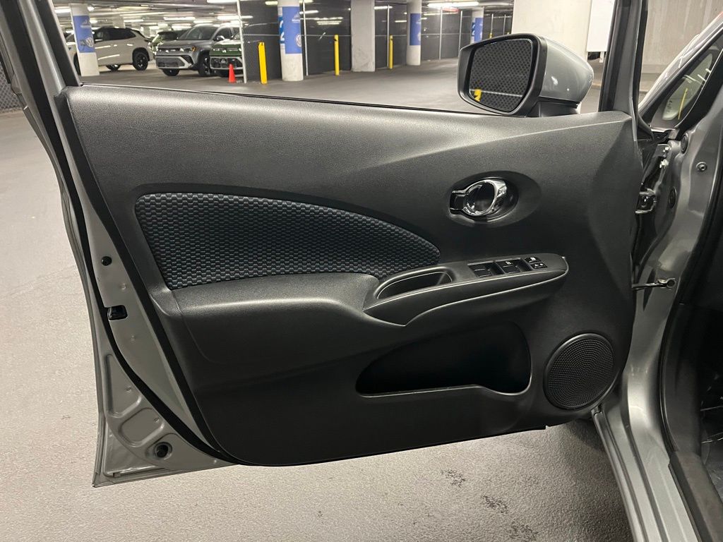 2015 Nissan Versa Note SL photo 12