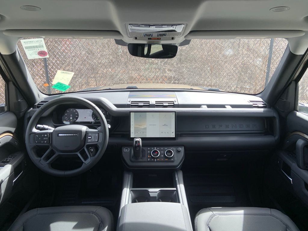 2025 Land Rover Defender 110 S photo 16