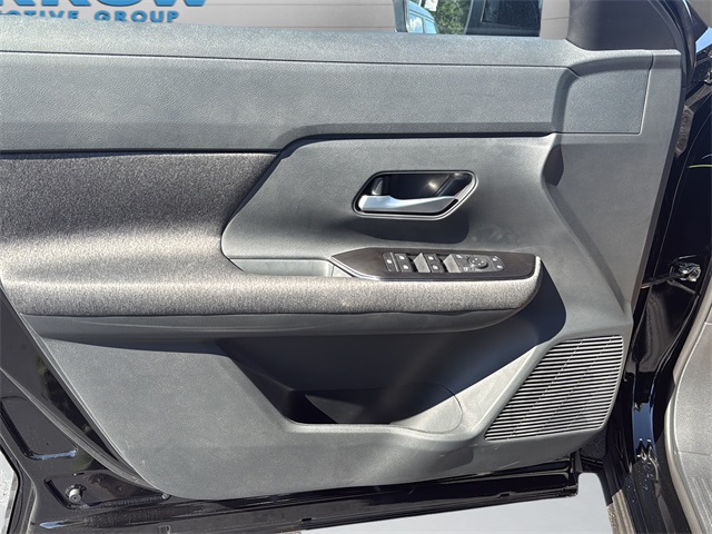 2025 Nissan Kicks SV photo 15