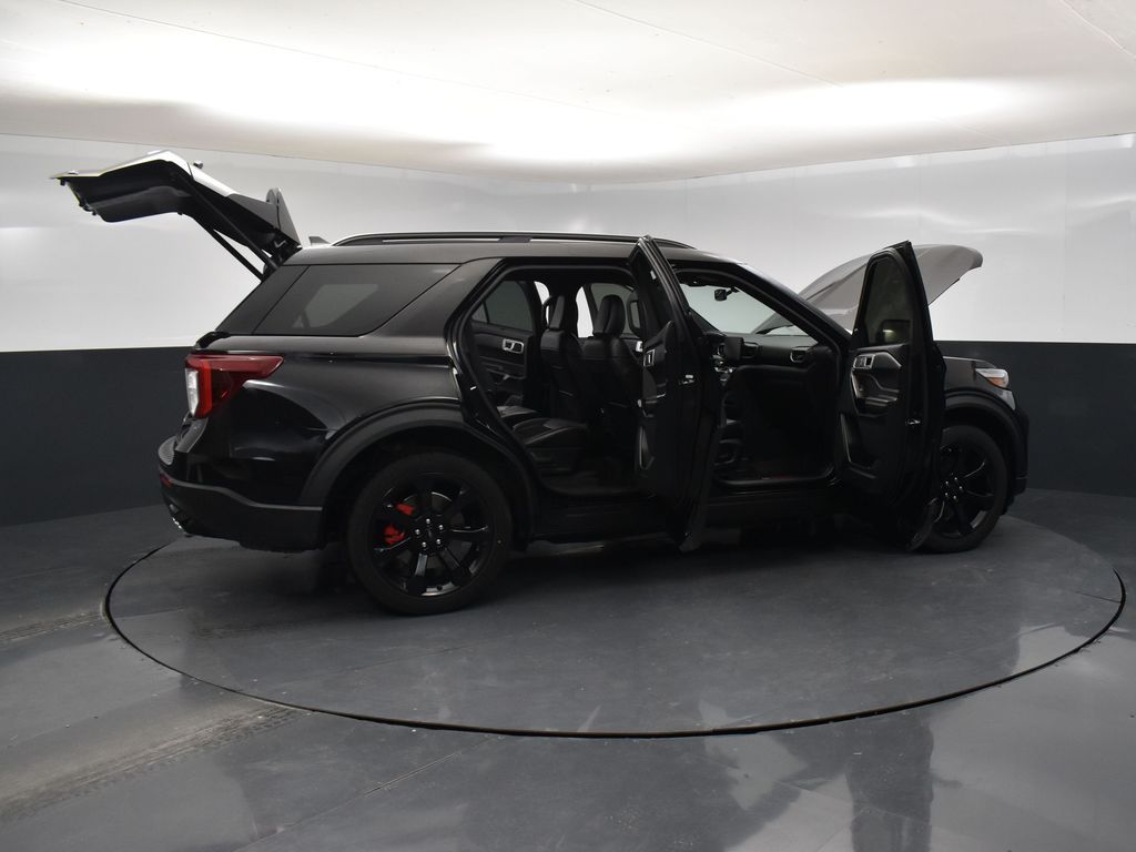 2021 Ford Explorer ST photo 39