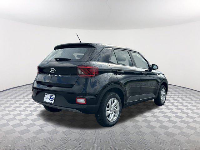 2026 Hyundai Venue SE photo 4