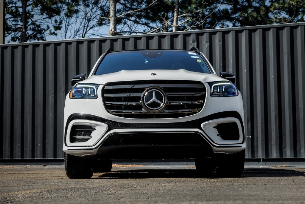 2026 Mercedes Benz GLS 450 4MATIC photo 4