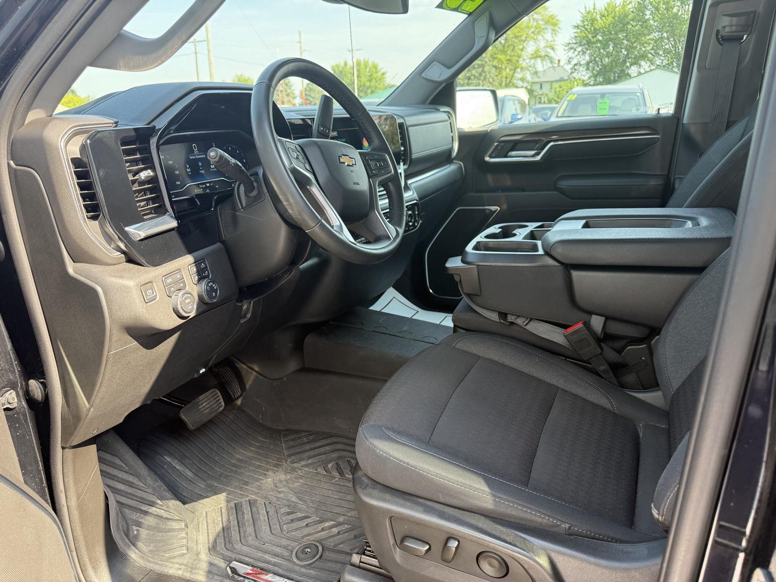 2023 Chevrolet Silverado 1500 LT photo 10