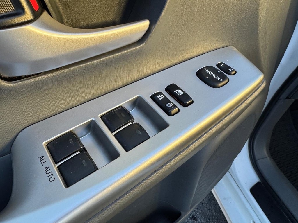 2012 Toyota Prius V Five photo 19