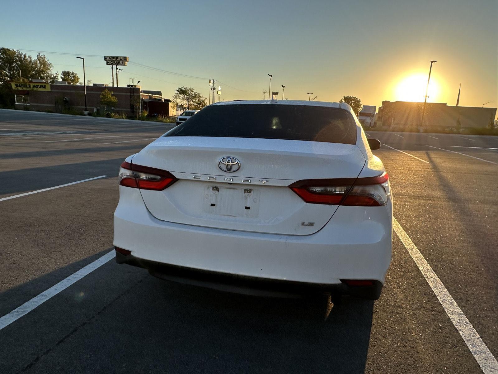 2023 Toyota Camry LE photo 3