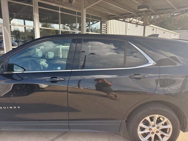 2020 Chevrolet Equinox LT photo 3