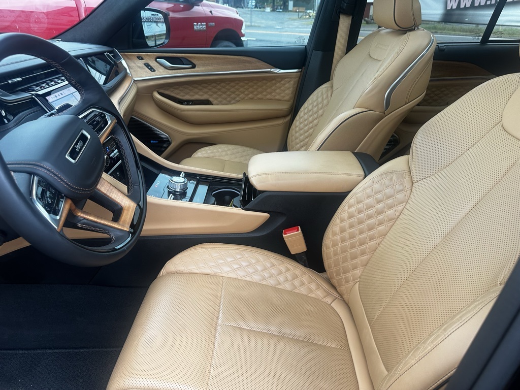 2024 Jeep Grand Cherokee Summit Reserve 4xe photo 3