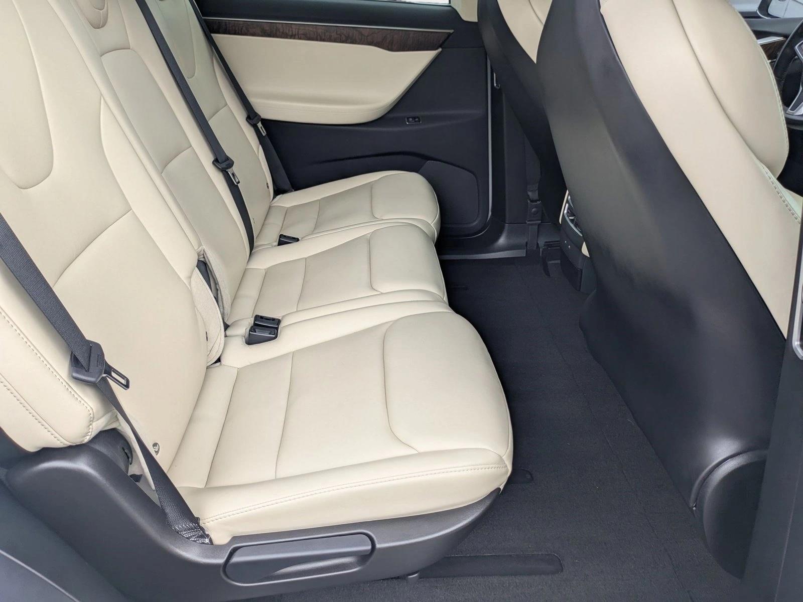 2018 Tesla Model X 75D photo 20