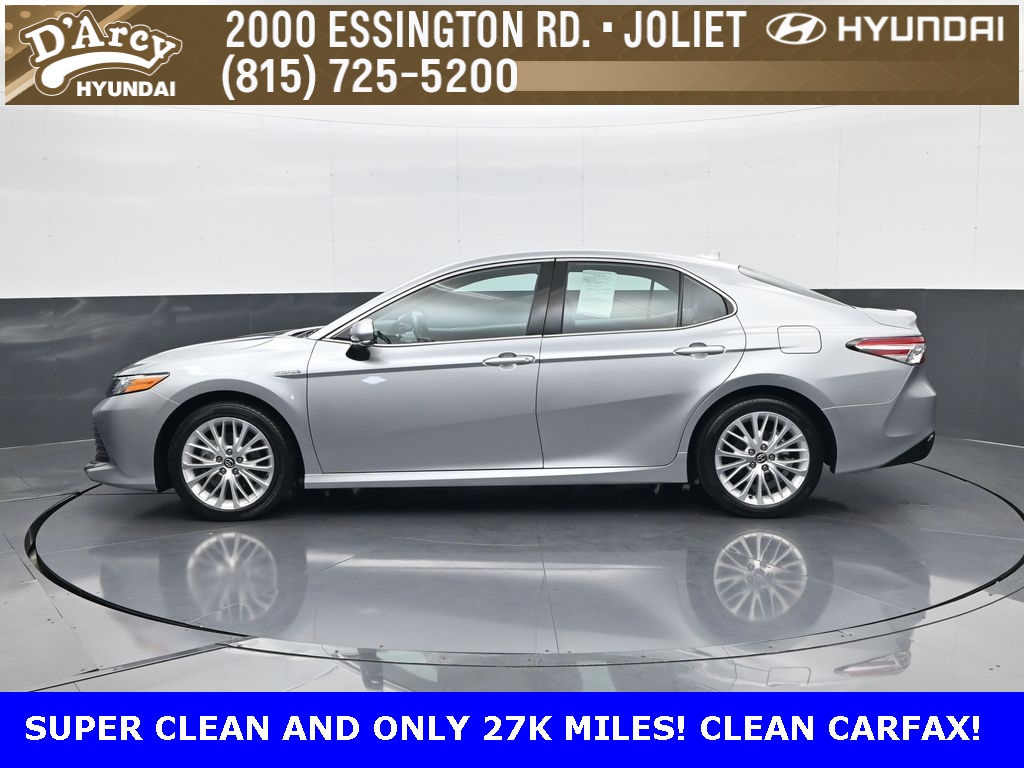 2020 Toyota Camry Hybrid XLE photo 8