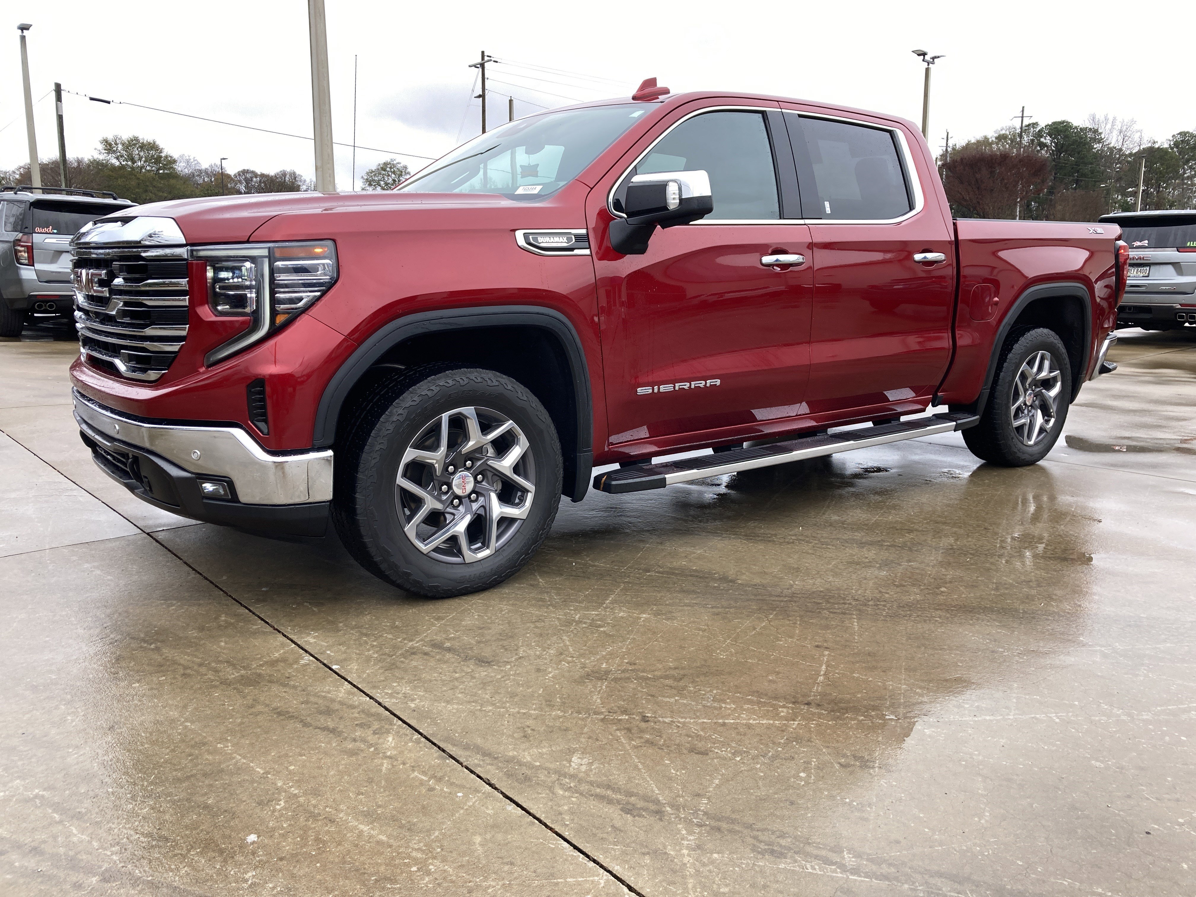 2023 GMC Sierra 1500 SLT's photo