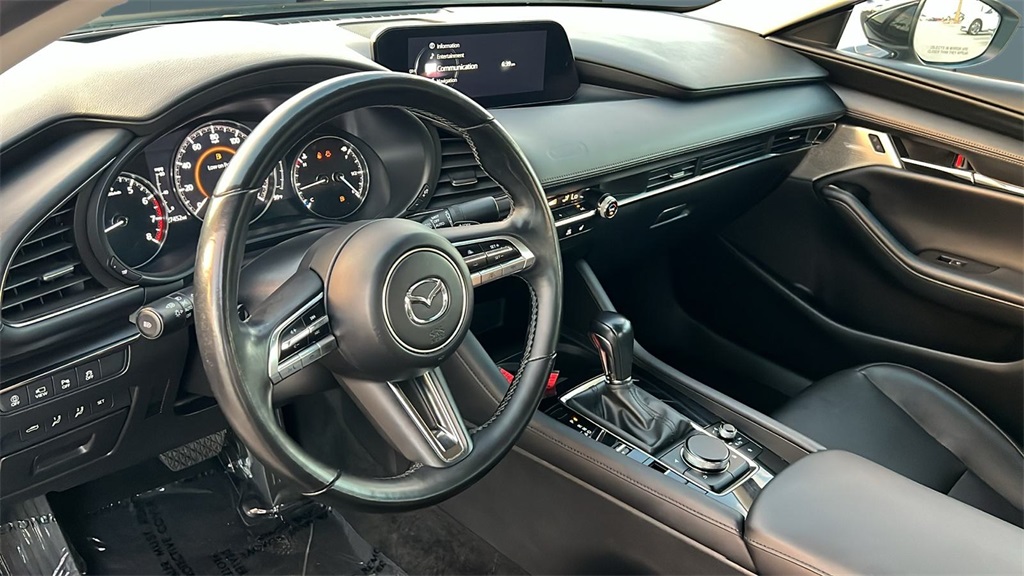2022 Mazda Mazda3 Premium Plus photo 8