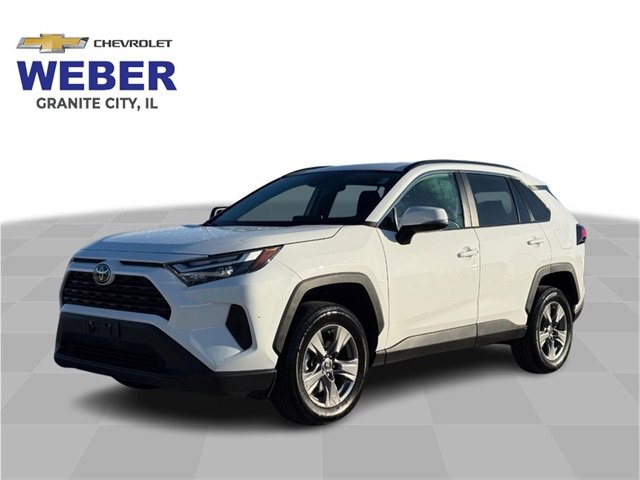 2024 Toyota RAV4 XLE's photo