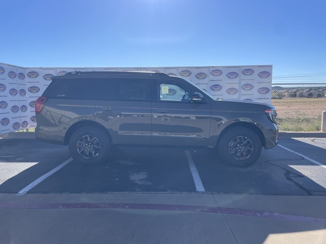 2025 Ford Expedition Tremor's photo