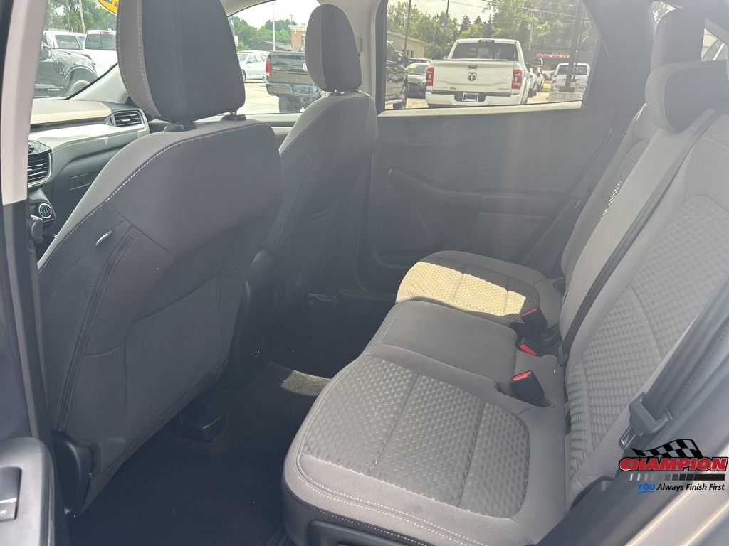2022 Ford Escape SE photo 9