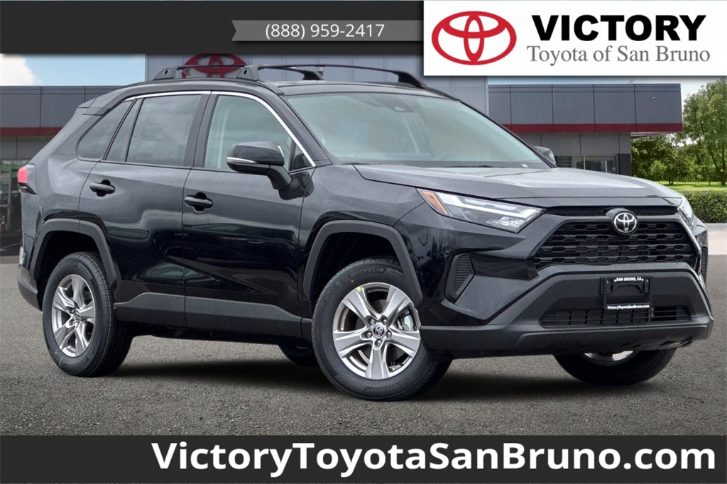 2025 Toyota RAV4 XLE's photo