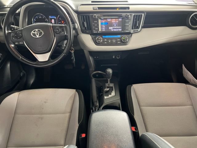 2016 Toyota RAV4 XLE photo 2