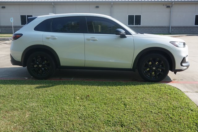 2025 Honda HR-V Sport photo 3