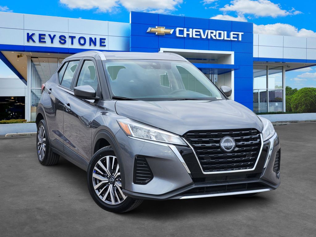 2024 Nissan Kicks SV's photo