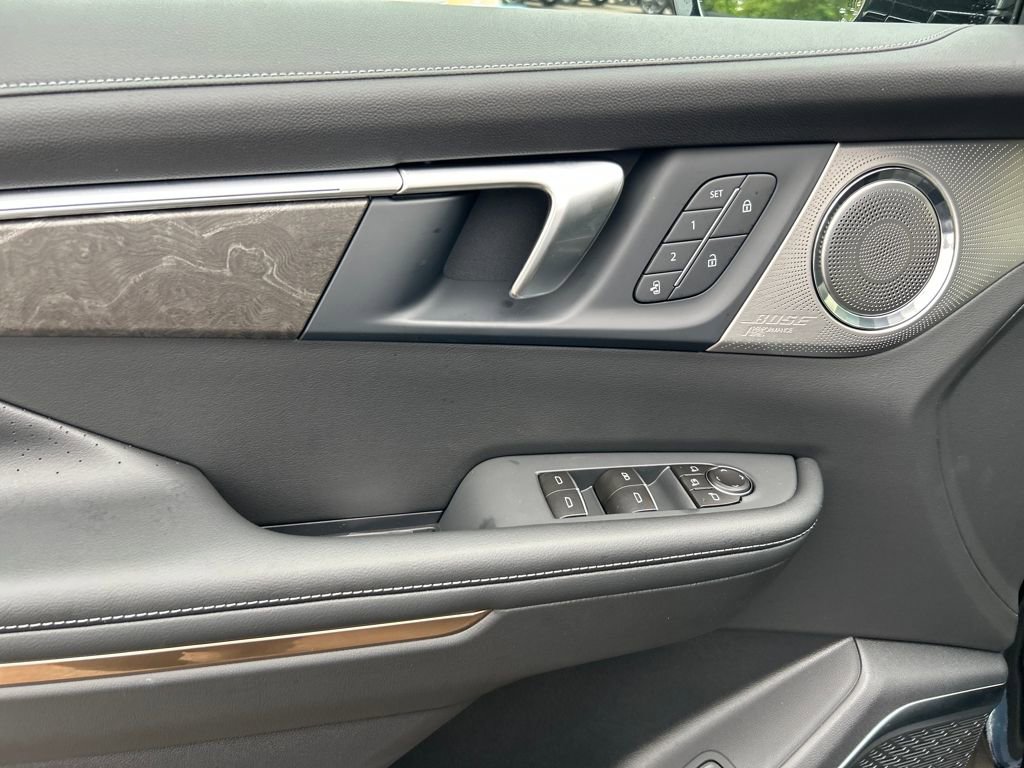 2026 Buick Enclave Avenir photo 11