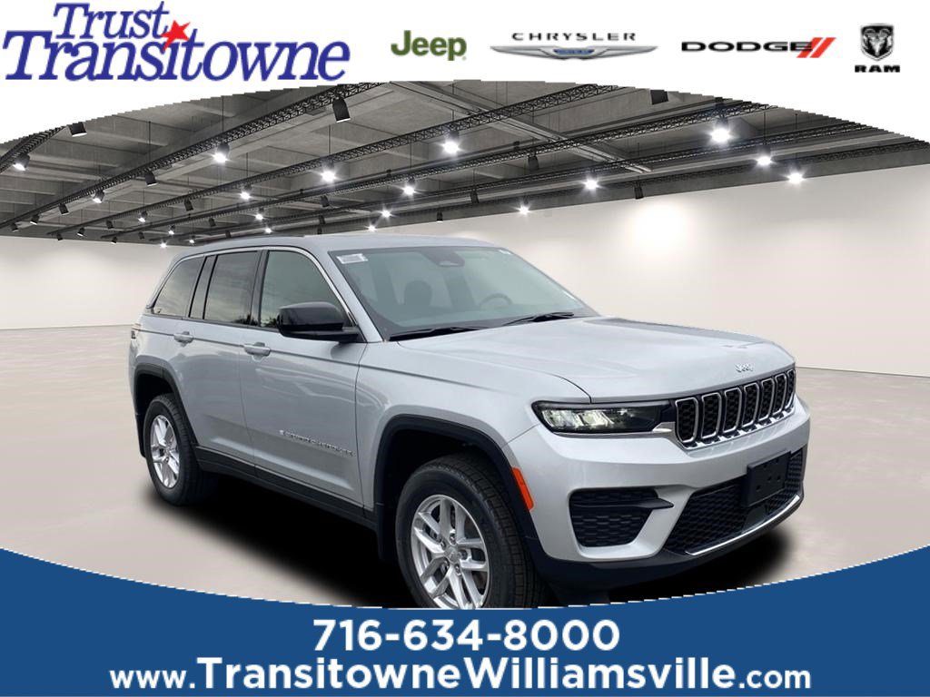 2025 Jeep Grand Cherokee Laredo's photo