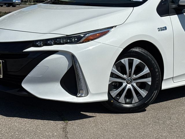 2022 Toyota Prius Prime LE photo 3