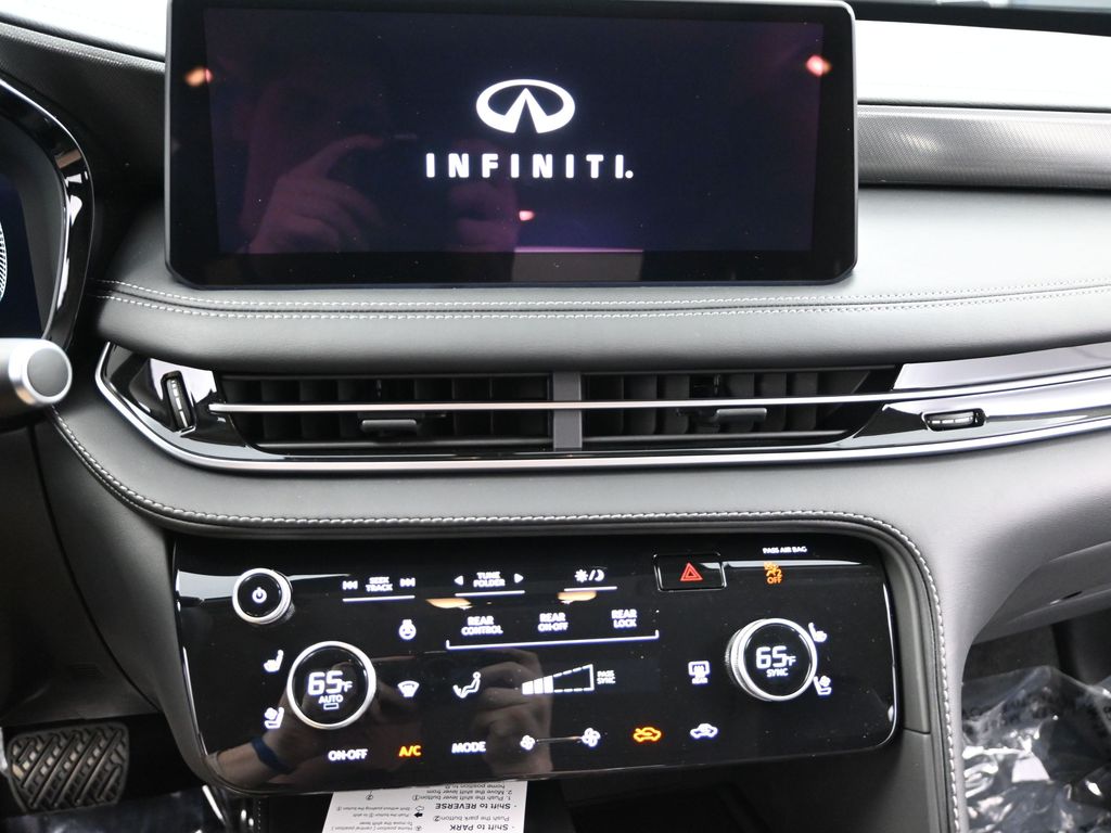 2025 Infiniti QX60 Luxe photo 17