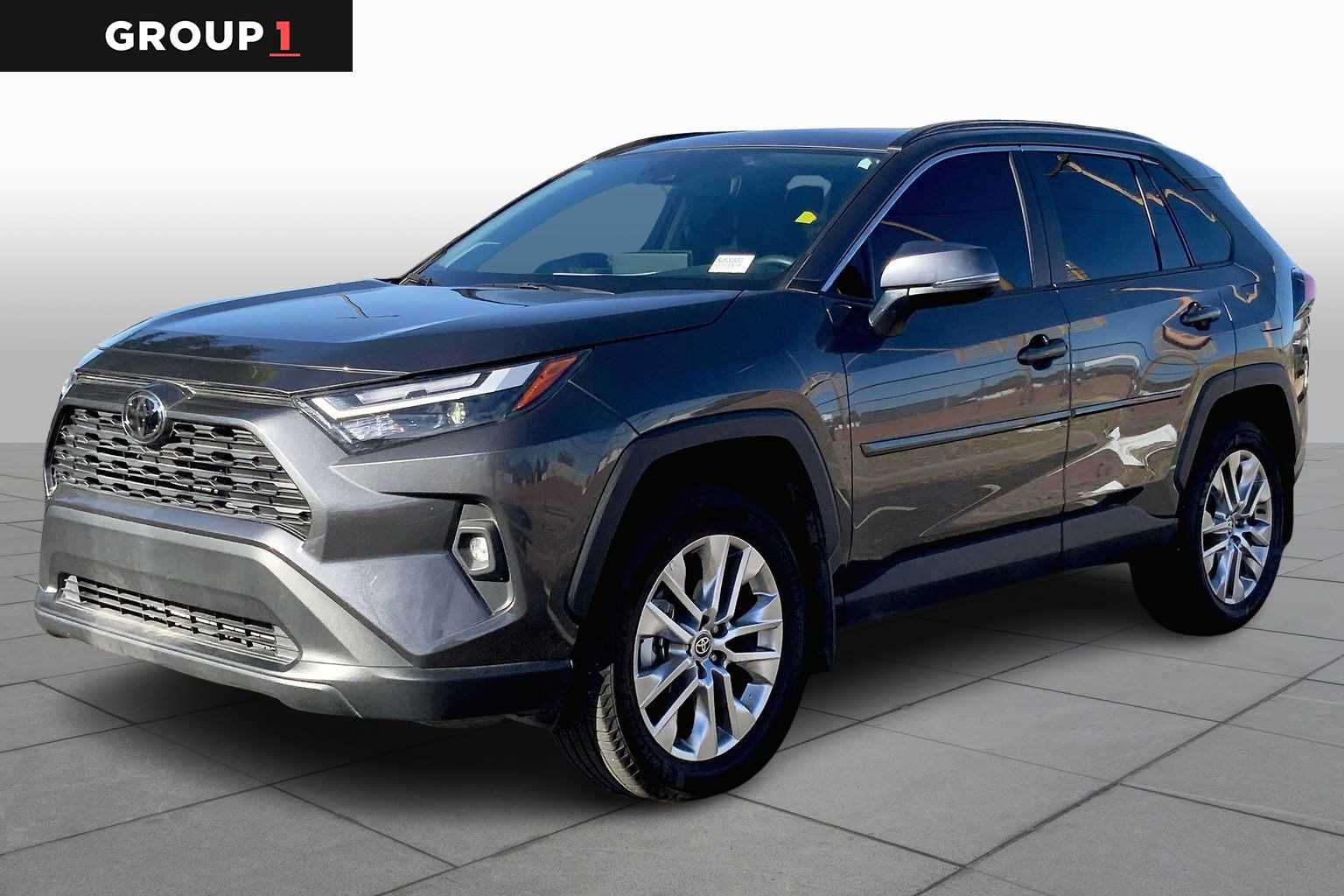 2025 Toyota RAV4 XLE Premium's photo