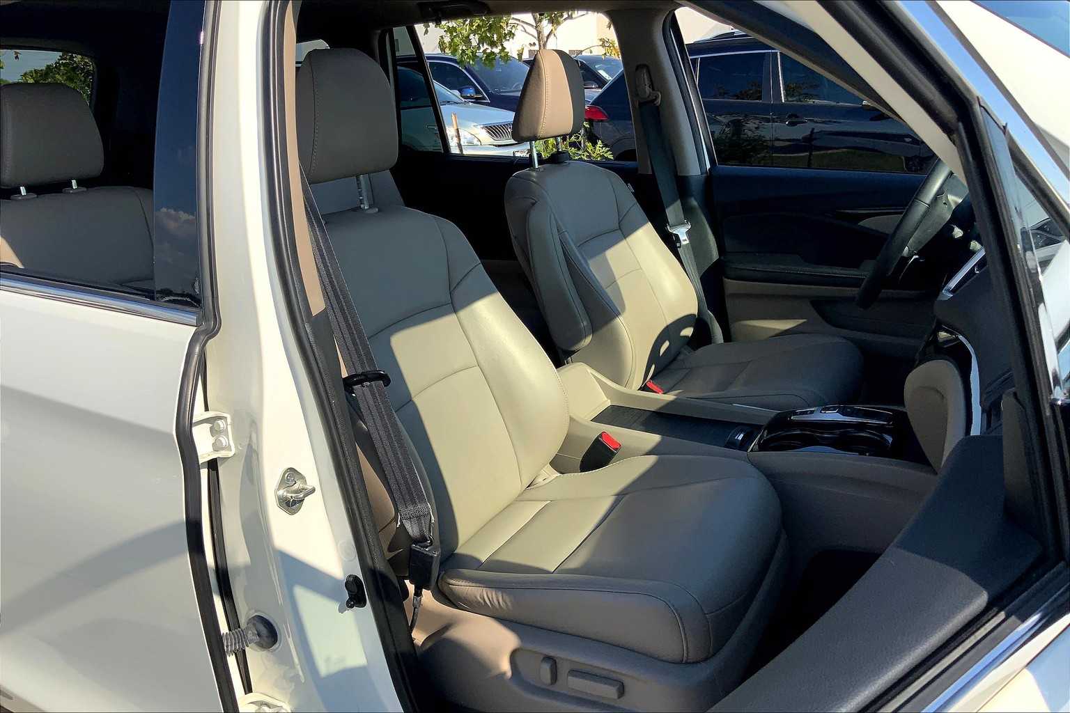 2018 Honda Pilot Touring photo 8