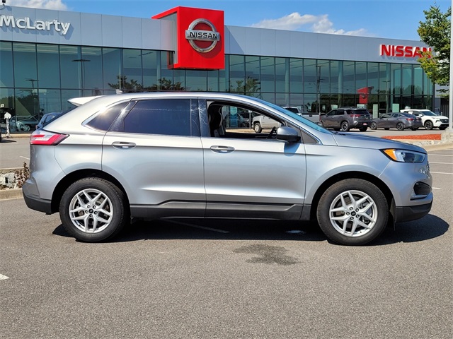 2024 Ford Edge SEL photo 2