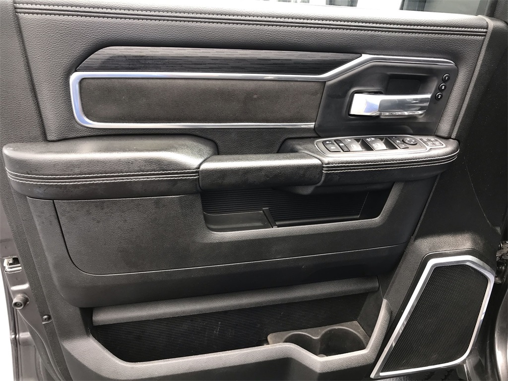 2023 Ram 3500 Laramie photo 12