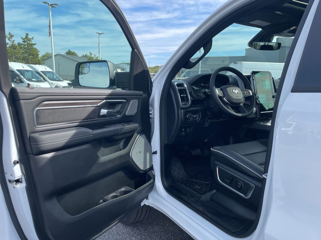 2026 Ram 1500 Laramie photo 14
