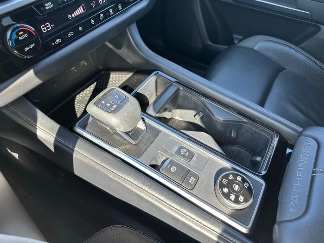 2022 Nissan Pathfinder SL photo 17