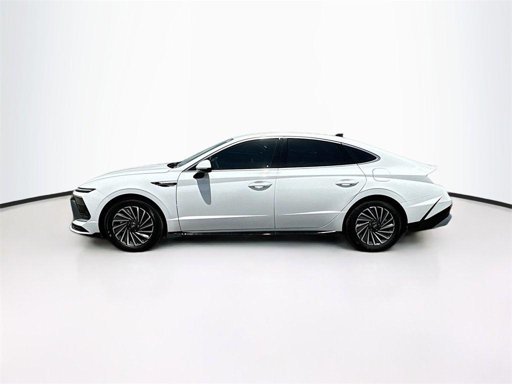 2025 Hyundai Sonata Hybrid SEL photo 3