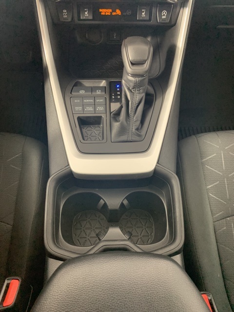 2021 Toyota RAV4 XLE photo 17