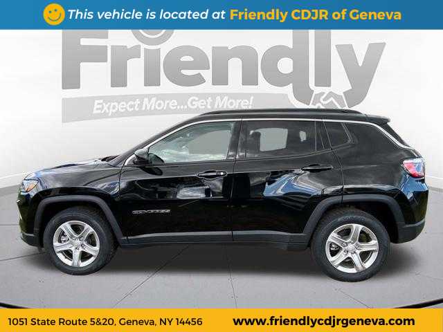 2023 Jeep Compass Latitude photo 5
