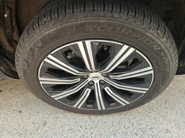 2024 Volvo XC90 B5 Core photo 2