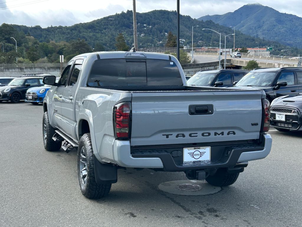 2020 Toyota Tacoma SR5 photo 3