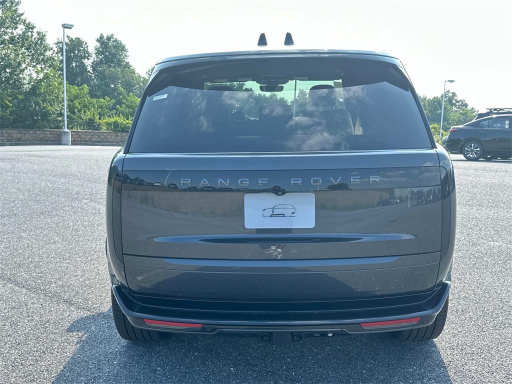 2025 Land Rover Range Rover SE photo 15